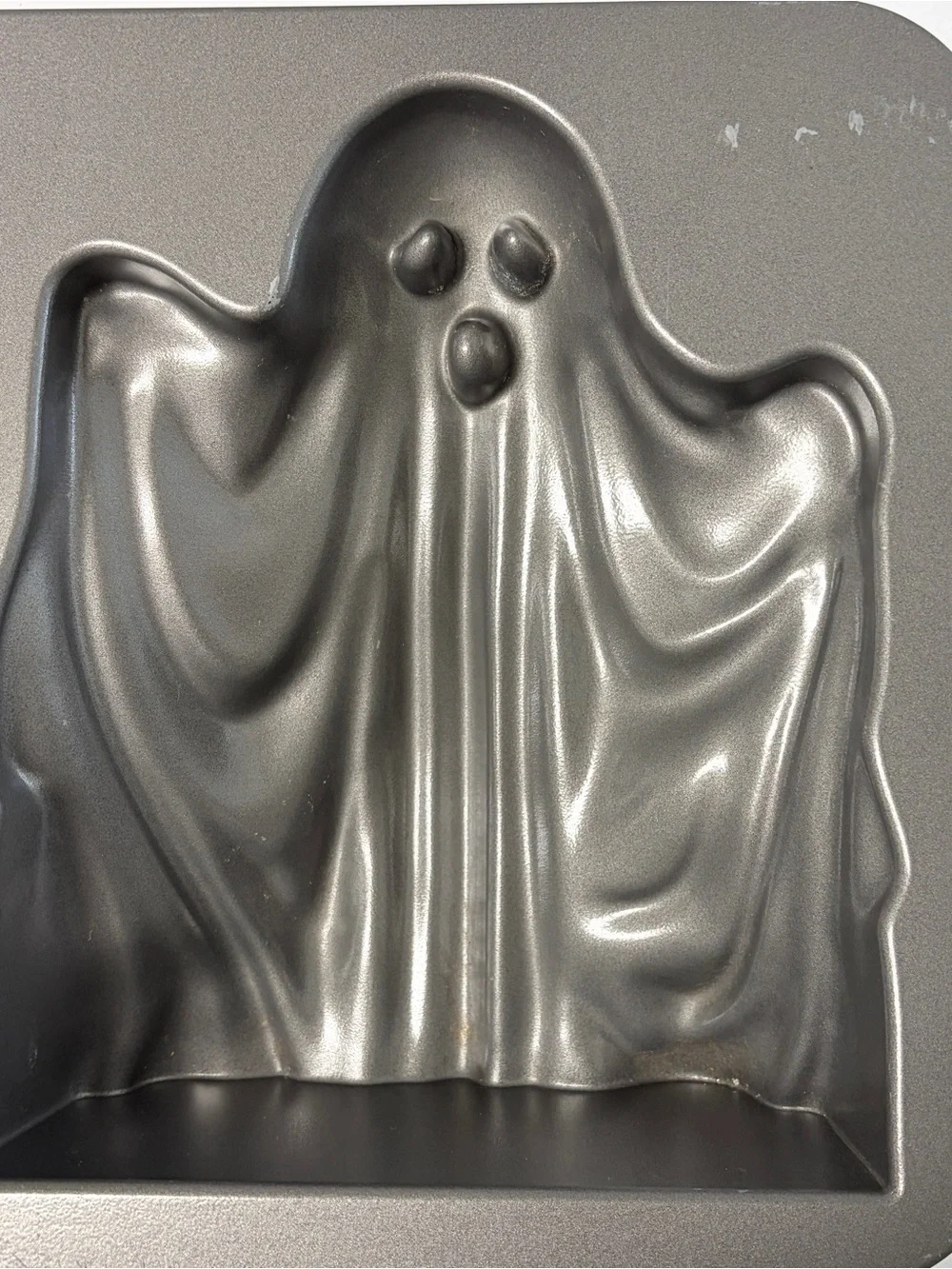 Nordic Ware Ghost Cake Pan 10 Cup Halloween 3D Mold Made in USA